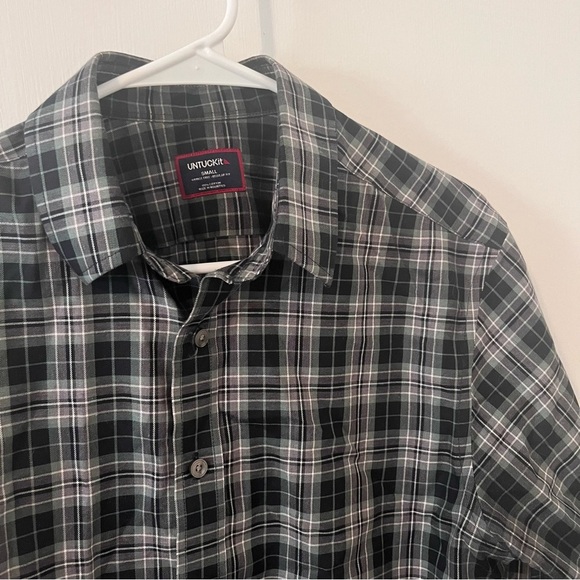 UNTUCKit Wrinkle Free Regular Fit Button Down Long Sleeve Black Green Plaid - Picture 3 of 11